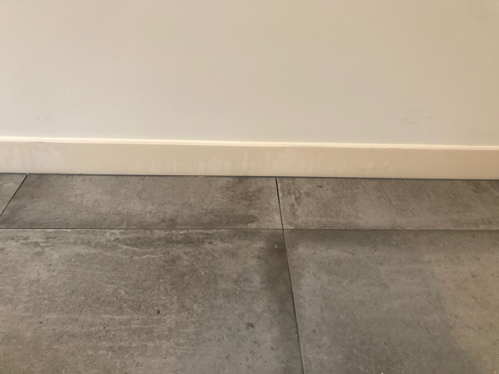 Kitwerk Plinten