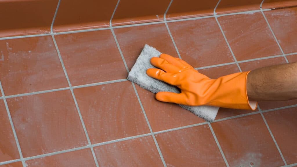 Onderhoud van epoxy voegwerk in badkamer